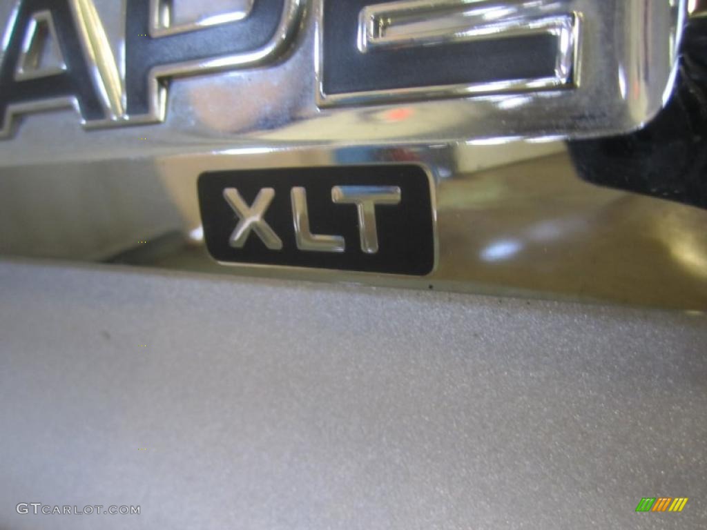 2009 Escape XLT V6 4WD - Brilliant Silver Metallic / Charcoal photo #17