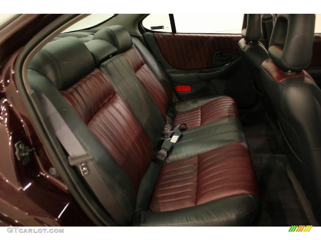 Ruby Red Interior 2002 Pontiac Grand Prix GT Sedan Photo #47908866