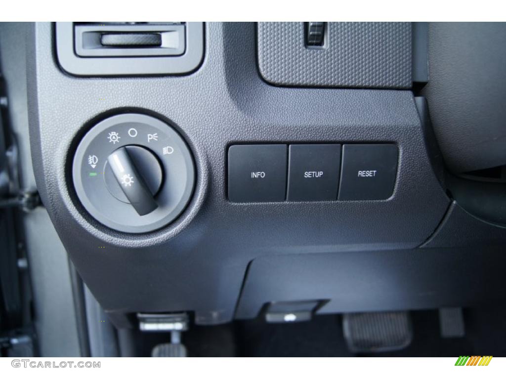 2011 Escape XLT V6 4WD - Sterling Grey Metallic / Charcoal Black photo #35