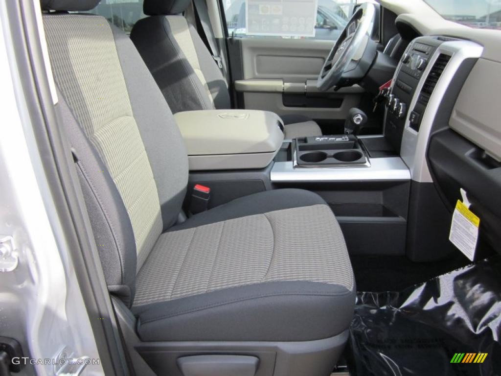 2011 Ram 1500 Big Horn Crew Cab 4x4 - Bright Silver Metallic / Dark Slate Gray/Medium Graystone photo #18