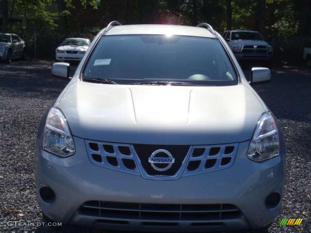 2011 Rogue SV - Frosted Steel Metallic / Black photo #4
