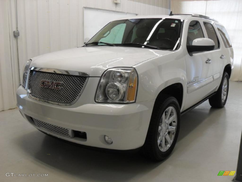2007 Yukon Denali AWD - Summit White / Cocoa/Light Cashmere photo #1