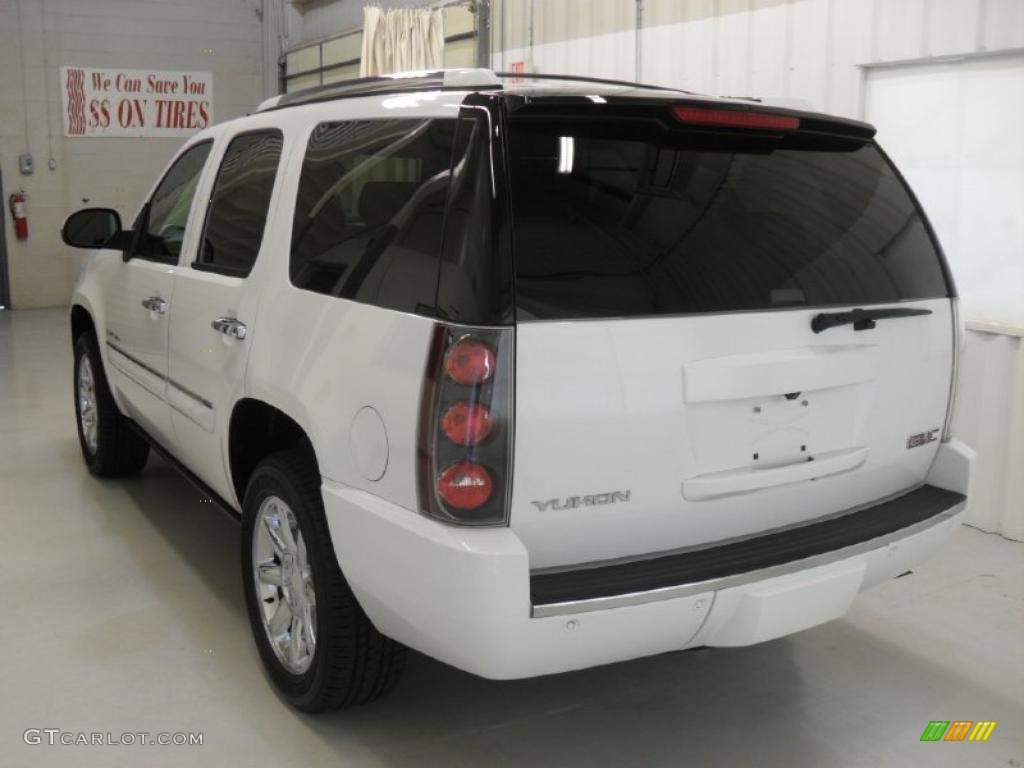 2007 Yukon Denali AWD - Summit White / Cocoa/Light Cashmere photo #2