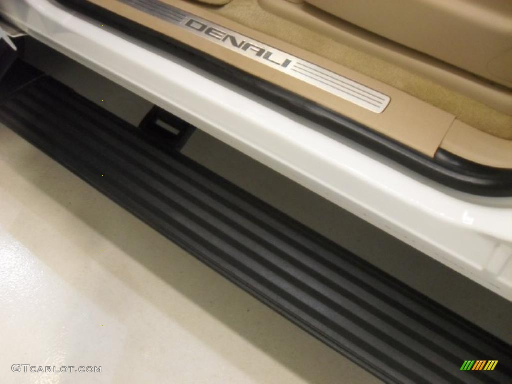 2007 Yukon Denali AWD - Summit White / Cocoa/Light Cashmere photo #13