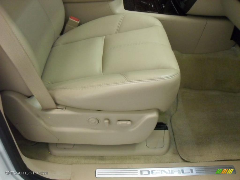 2007 Yukon Denali AWD - Summit White / Cocoa/Light Cashmere photo #25