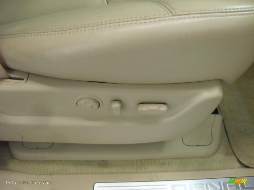 2007 Yukon Denali AWD - Summit White / Cocoa/Light Cashmere photo #26