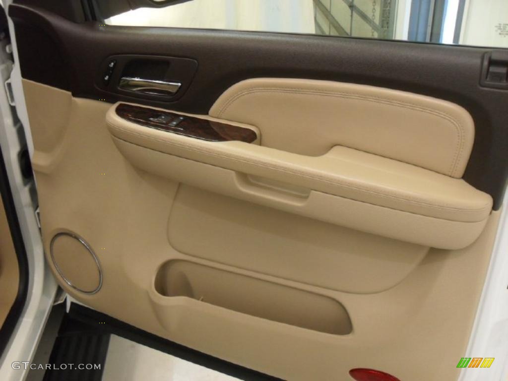 2007 Yukon Denali AWD - Summit White / Cocoa/Light Cashmere photo #29
