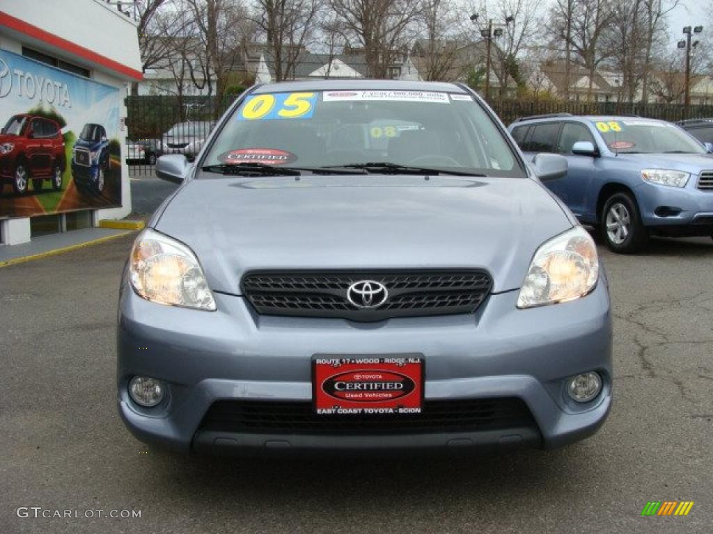 2005 Matrix XR AWD - Cosmic Blue Metallic / Dark Gray photo #2