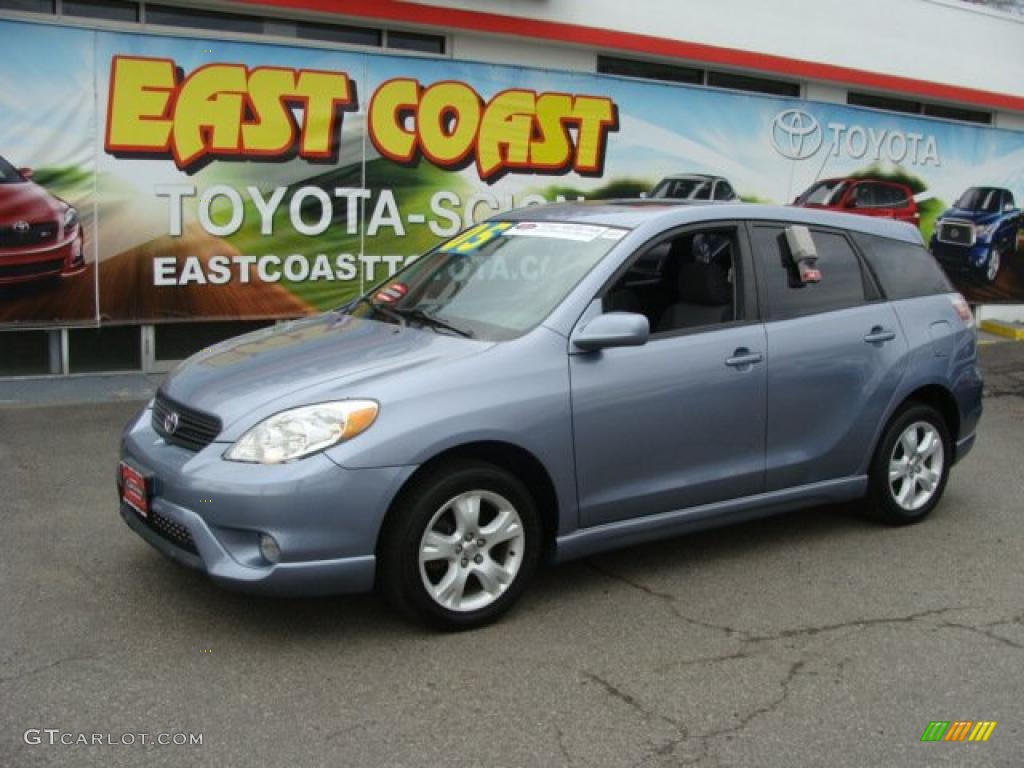 2005 Matrix XR AWD - Cosmic Blue Metallic / Dark Gray photo #3