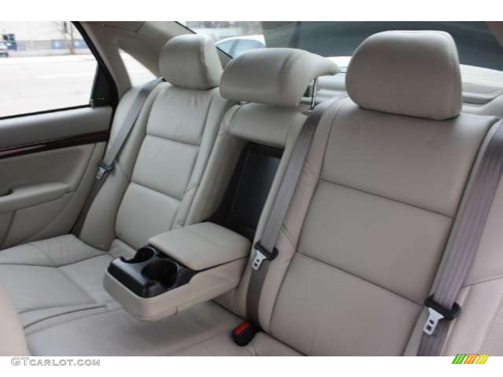 2006 Volvo S80 2.5T Interior Color Photos