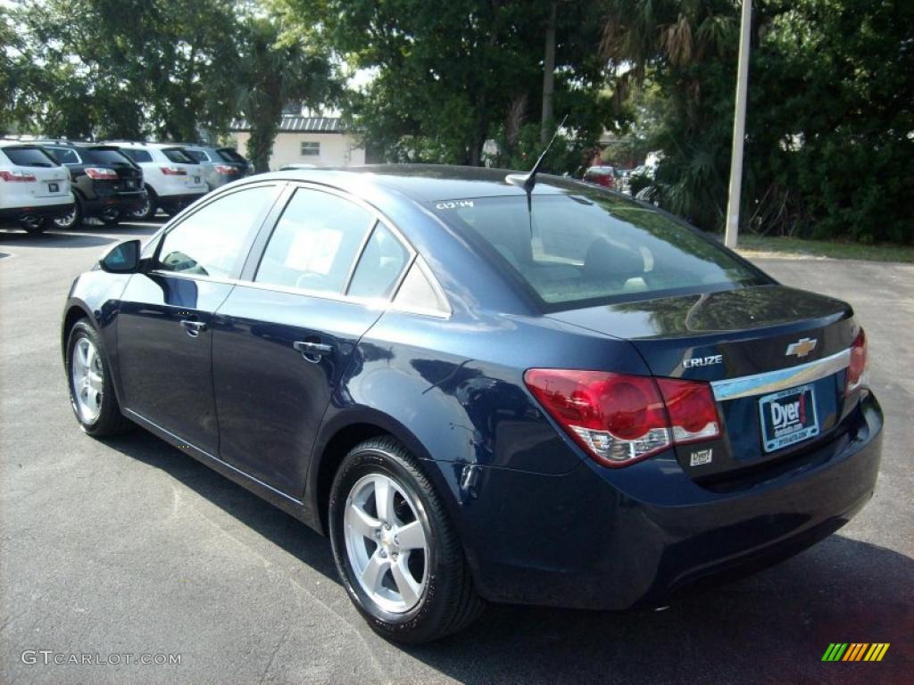2011 Cruze LT - Imperial Blue Metallic / Medium Titanium photo #4