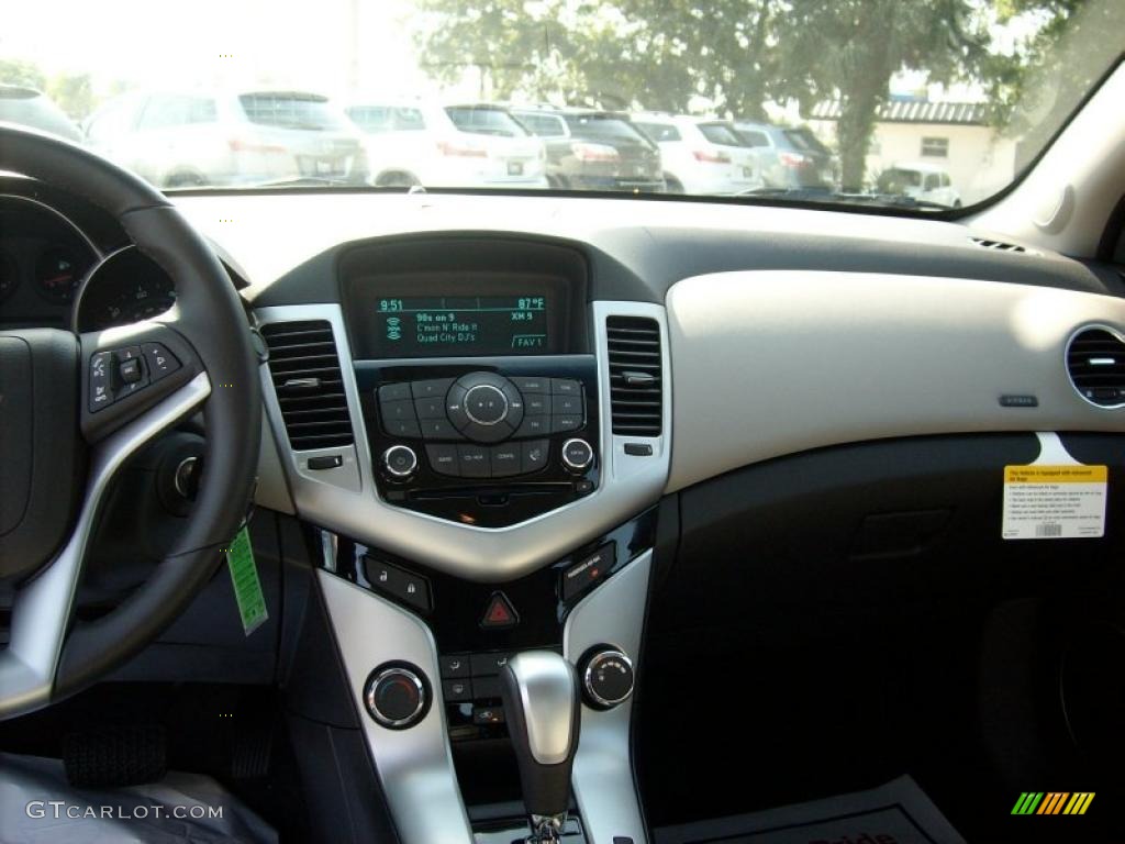 2011 Cruze LT - Imperial Blue Metallic / Medium Titanium photo #10