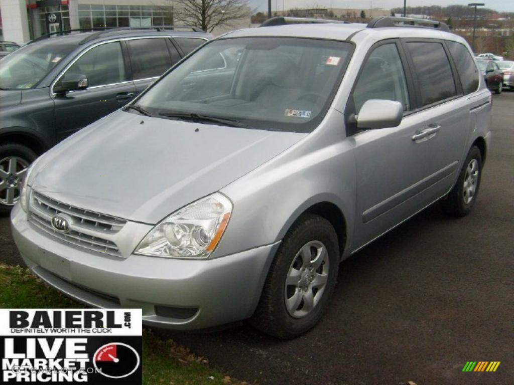 2008 Sedona  - Silver Metallic / Gray photo #3