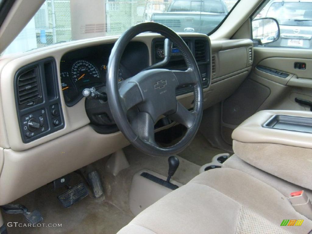 2004 Silverado 1500 LS Regular Cab 4x4 - Victory Red / Tan photo #11