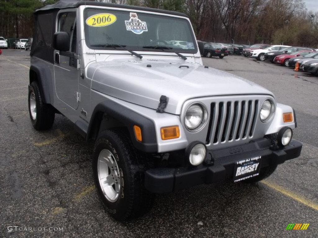 2006 Wrangler Unlimited 4x4 - Bright Silver Metallic / Dark Slate Gray photo #2