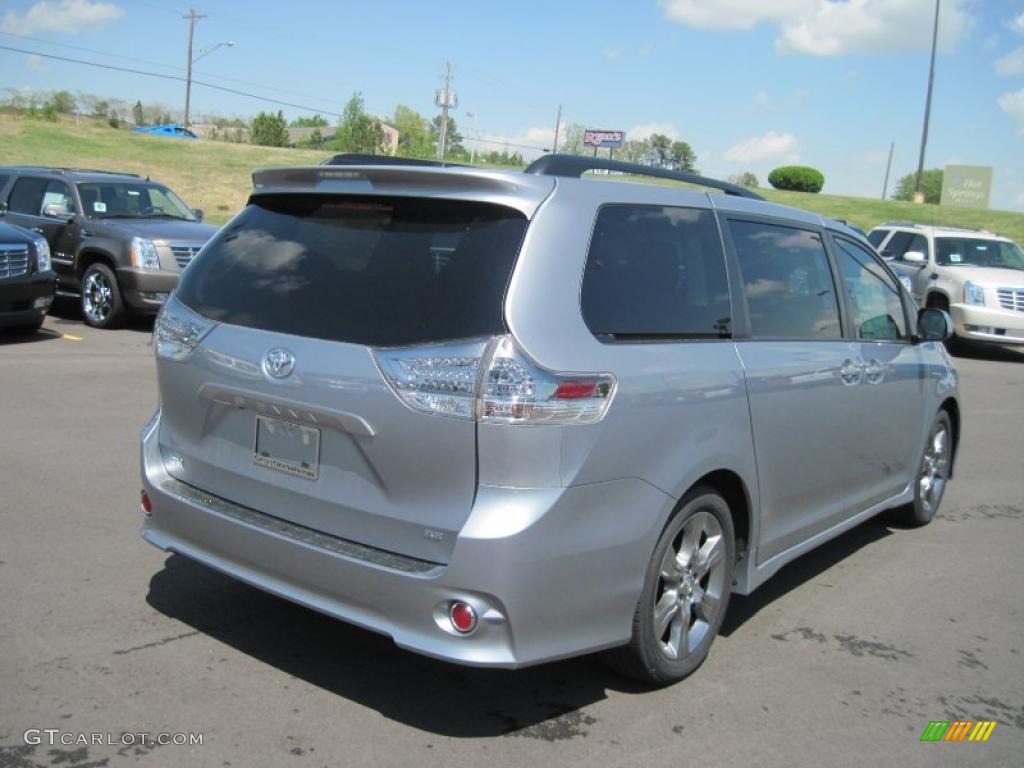 2011 Sienna SE - Silver Sky Metallic / Dark Charcoal photo #5