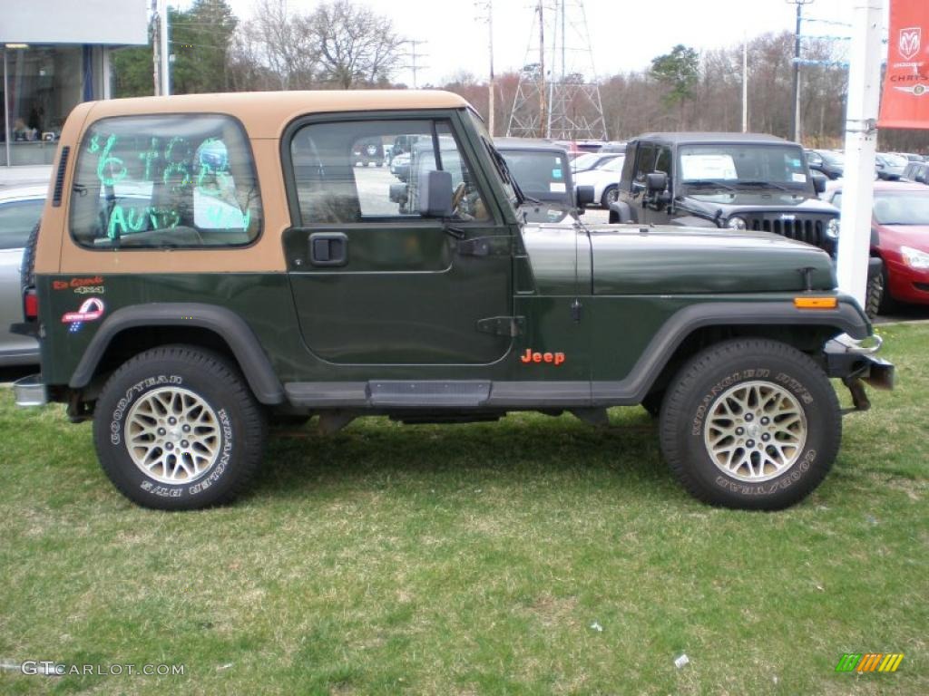 Moss Green Pearl 1995 Jeep Wrangler S 4x4 Exterior Photo #47926761