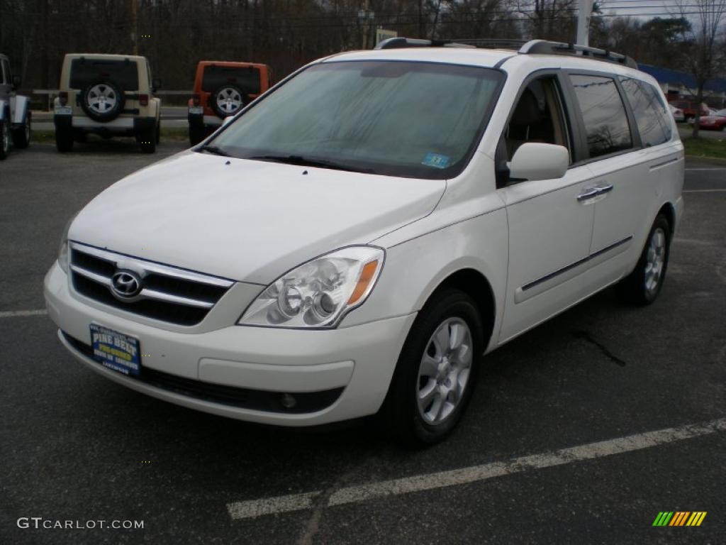 Cosmic White Hyundai Entourage