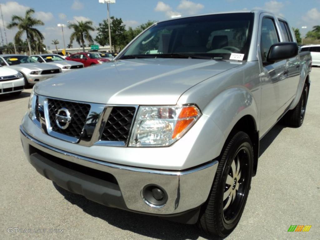 Radiant Silver 2008 Nissan Frontier SE Crew Cab Exterior Photo #47933040