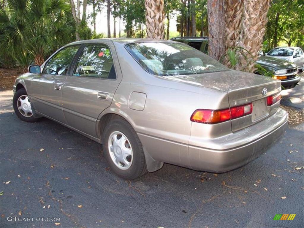 1999 Camry LE - Cashmere Beige Metallic / Oak photo #3