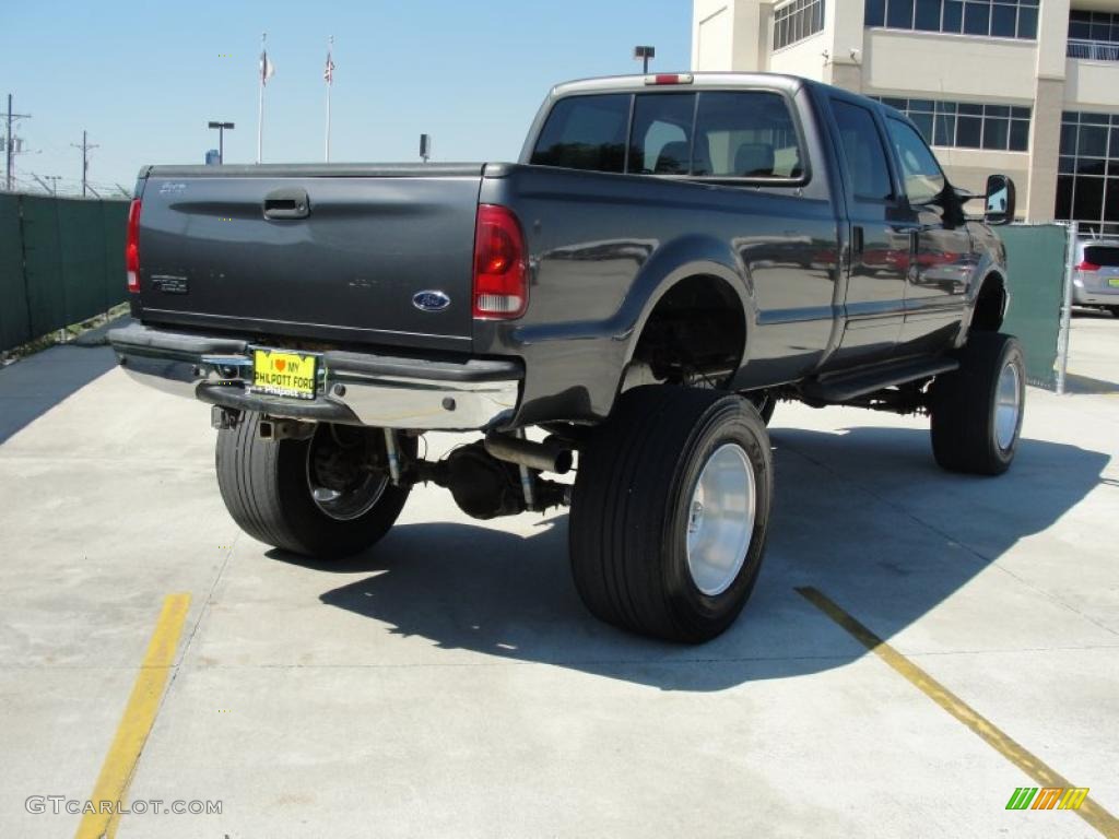 2004 F250 Super Duty Lariat Crew Cab 4x4 - Dark Shadow Grey Metallic / Medium Flint photo #3