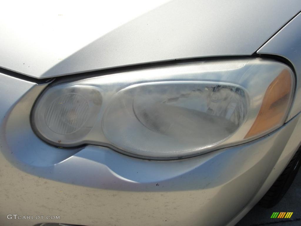 2004 Sebring LX Sedan - Bright Silver Metallic / Dark Slate Gray photo #11