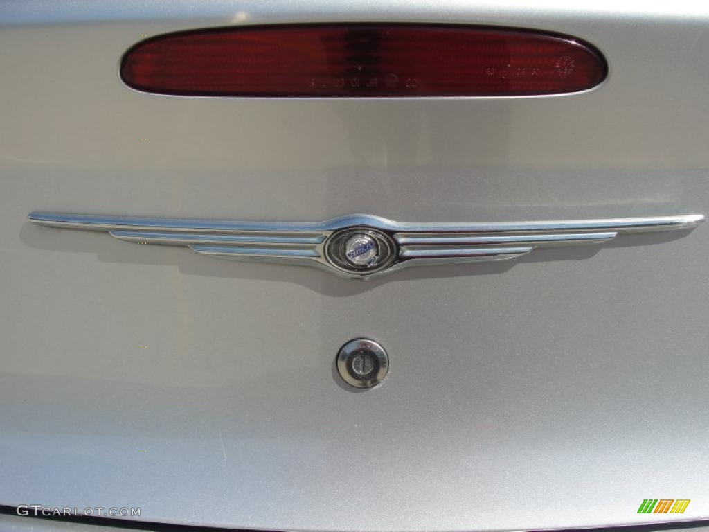 2004 Sebring LX Sedan - Bright Silver Metallic / Dark Slate Gray photo #25