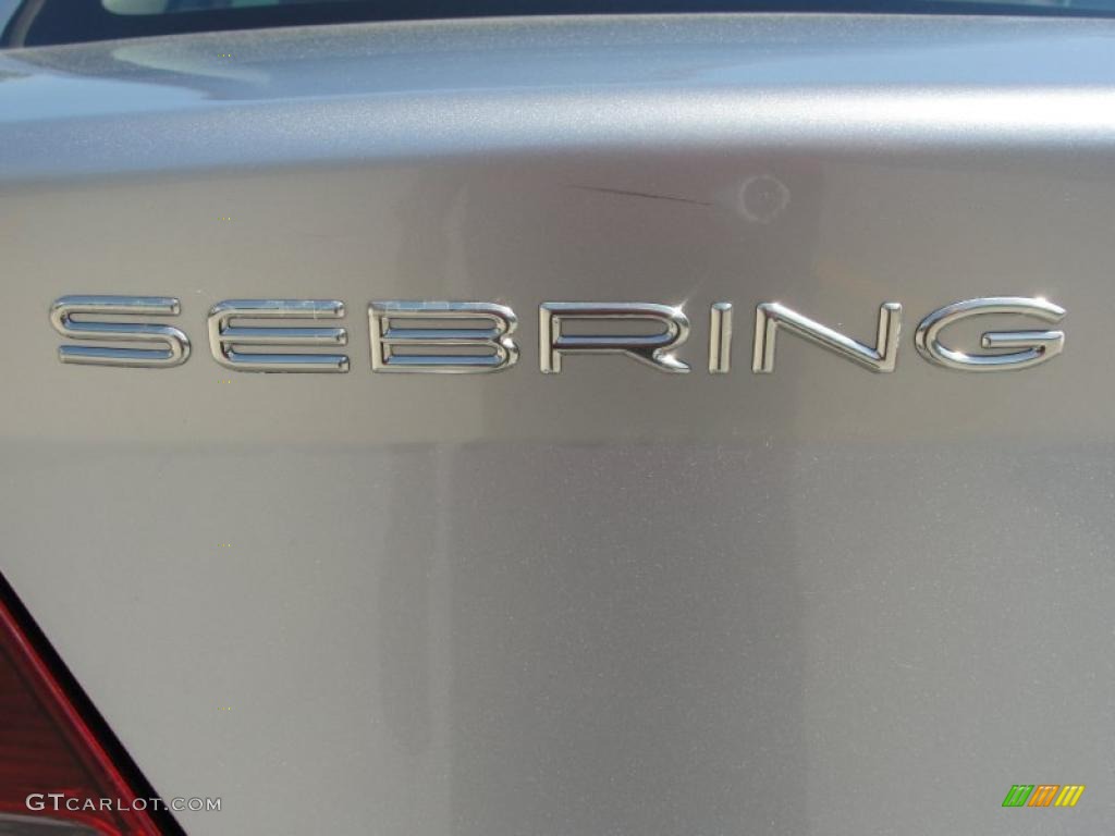 2004 Sebring LX Sedan - Bright Silver Metallic / Dark Slate Gray photo #26
