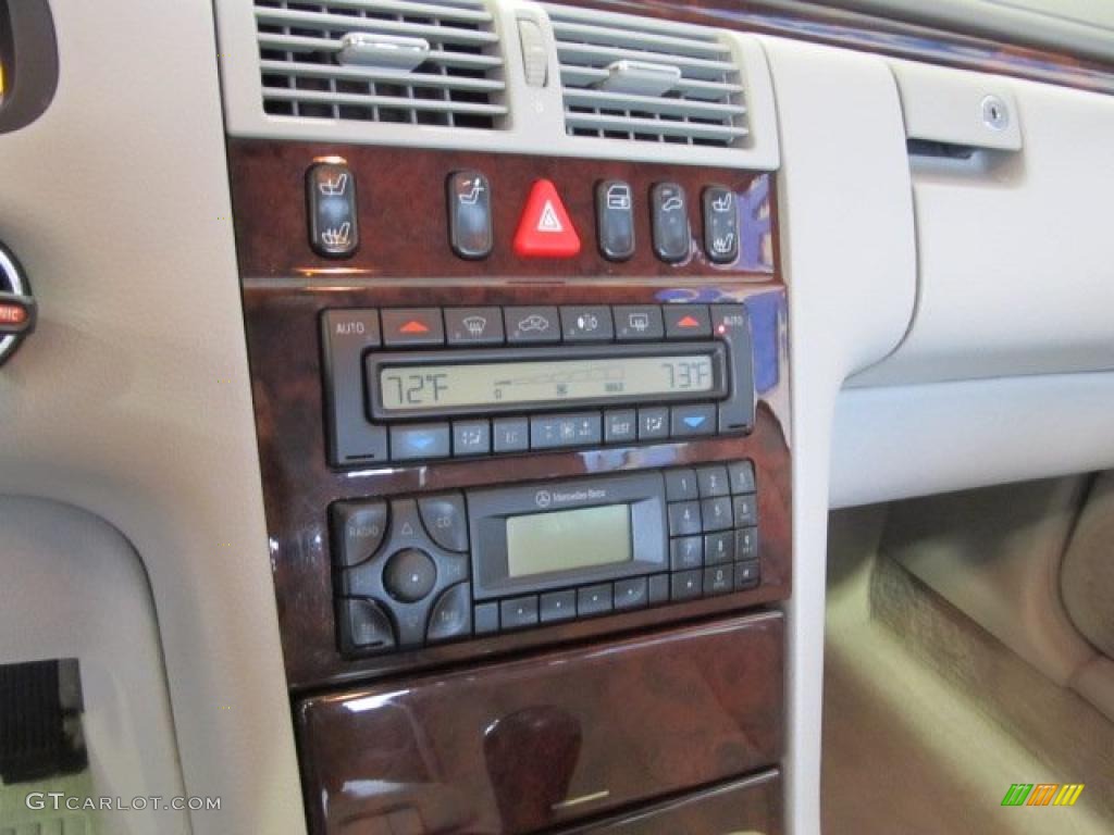2000 Mercedes-Benz E 320 4Matic Sedan Controls Photo #47934918