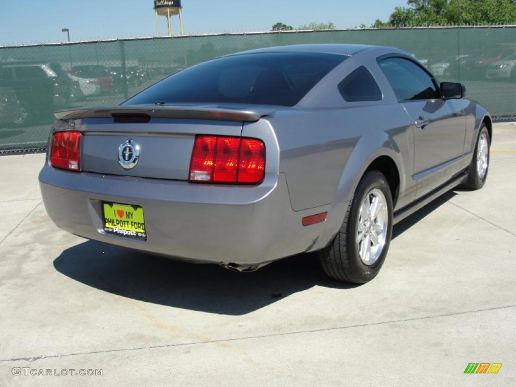 2007 Mustang V6 Deluxe Coupe - Tungsten Grey Metallic / Light Graphite photo #3