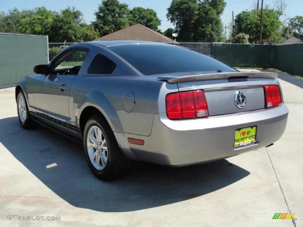 2007 Mustang V6 Deluxe Coupe - Tungsten Grey Metallic / Light Graphite photo #5