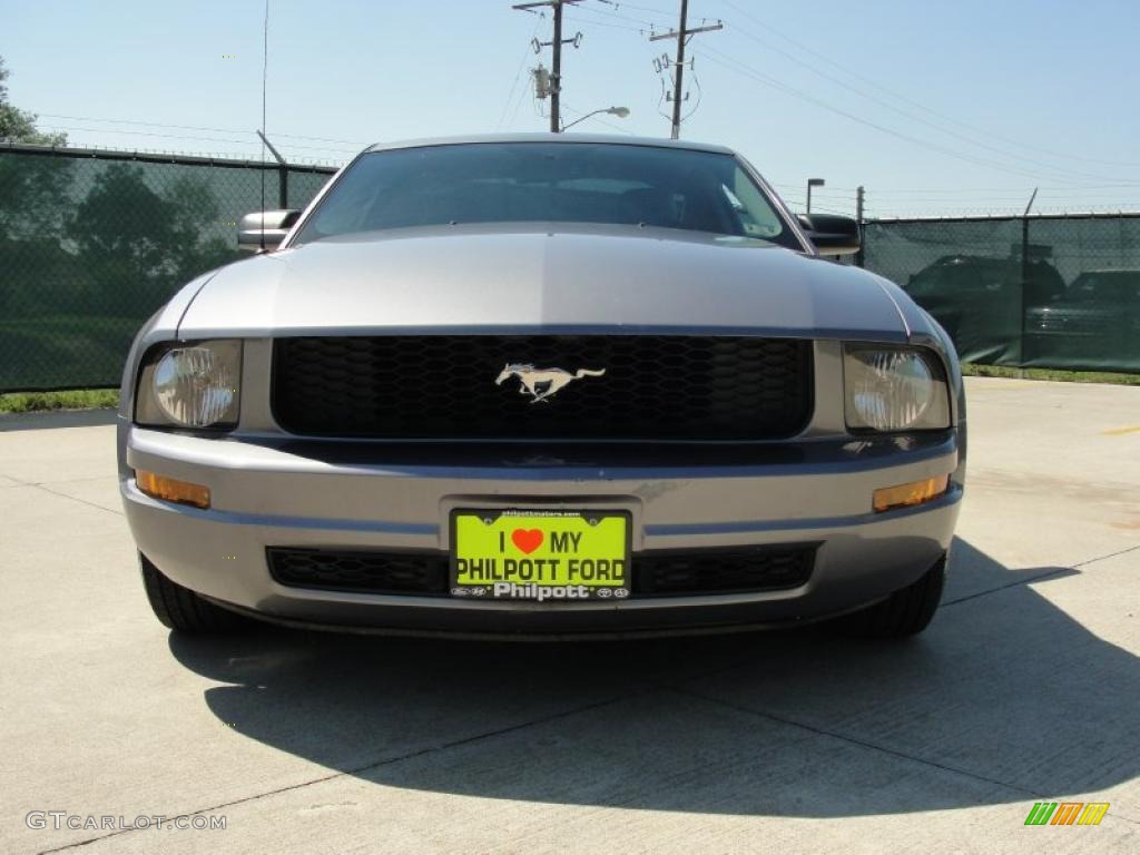 2007 Mustang V6 Deluxe Coupe - Tungsten Grey Metallic / Light Graphite photo #9
