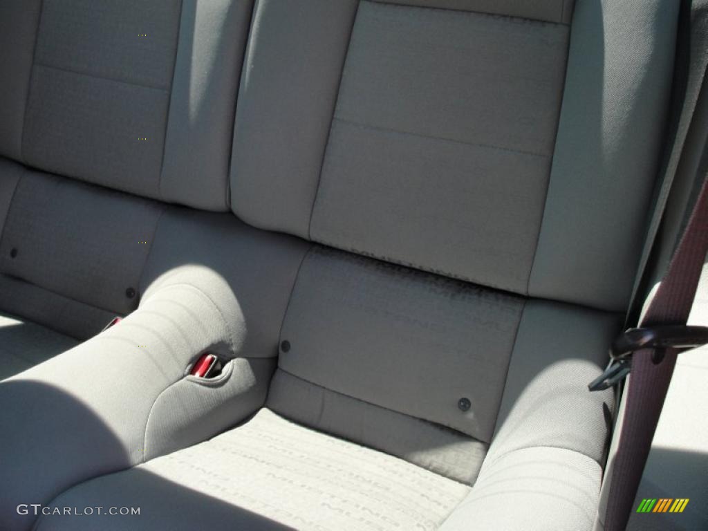2007 Mustang V6 Deluxe Coupe - Tungsten Grey Metallic / Light Graphite photo #37