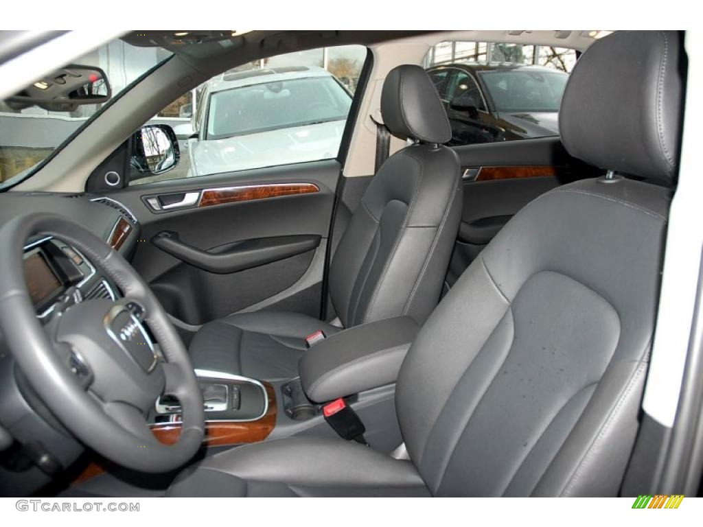 Black Interior 2010 Audi Q5 3.2 quattro Photo #47935917