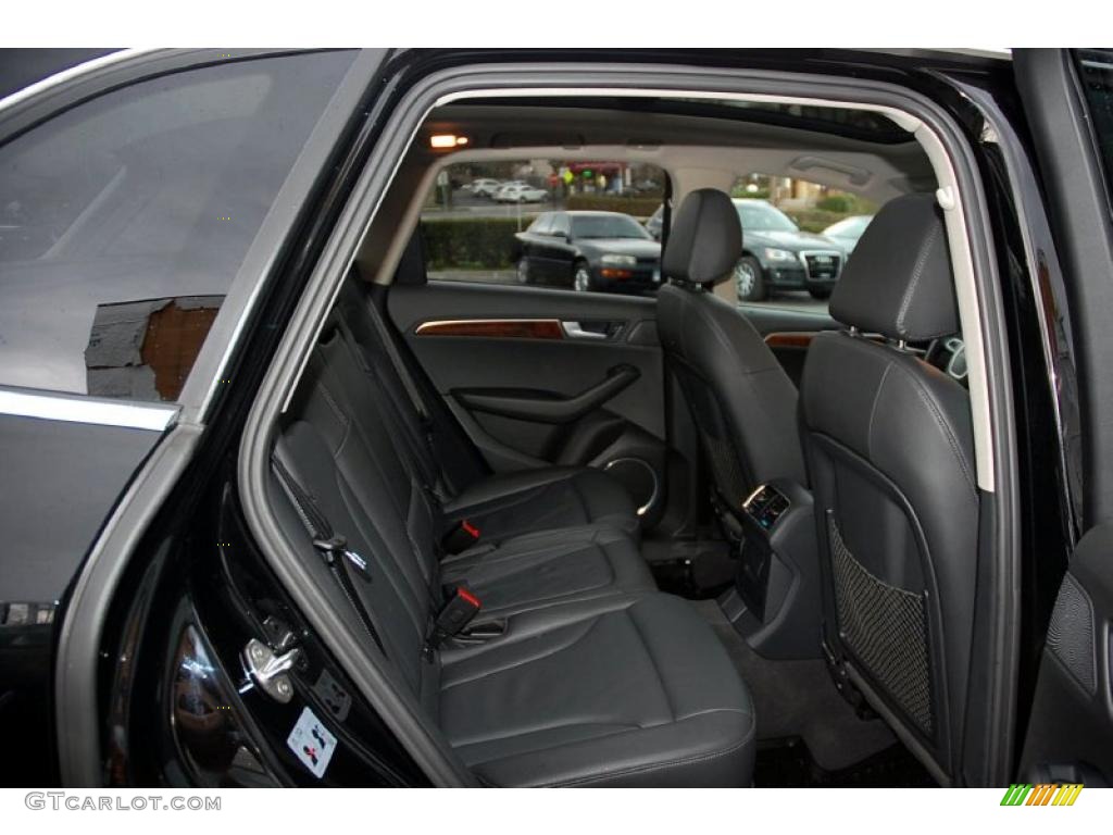 Black Interior 2010 Audi Q5 3.2 quattro Photo #47935998