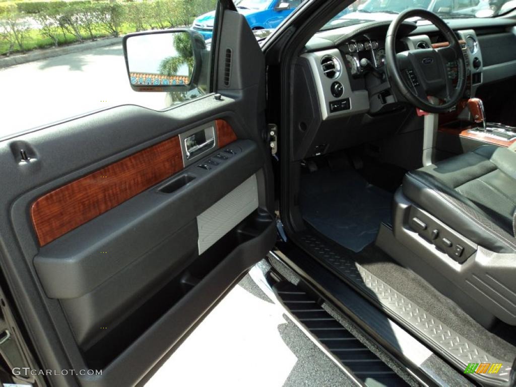2010 F150 Lariat SuperCab - Tuxedo Black / Black photo #16