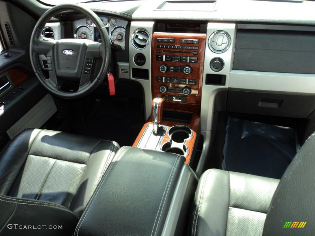 2010 F150 Lariat SuperCab - Tuxedo Black / Black photo #22