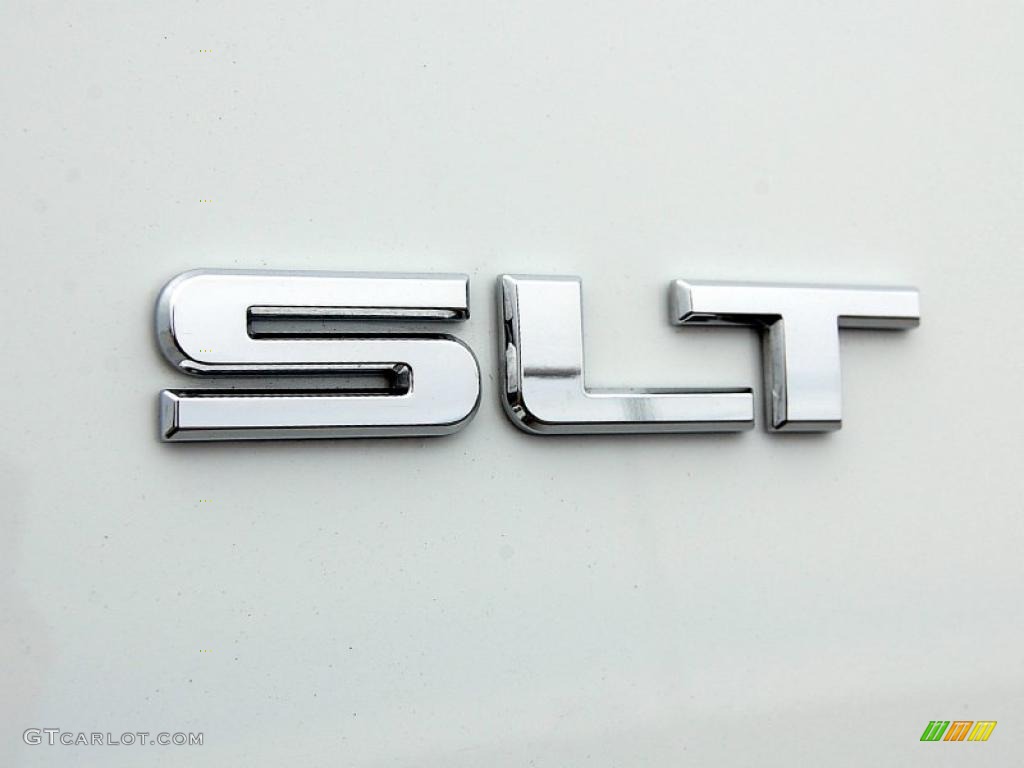 2011 GMC Yukon XL SLT 4x4 Marks and Logos Photos