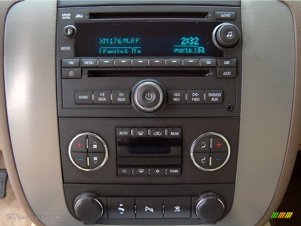 2011 GMC Yukon XL SLT 4x4 Controls Photo #47940369