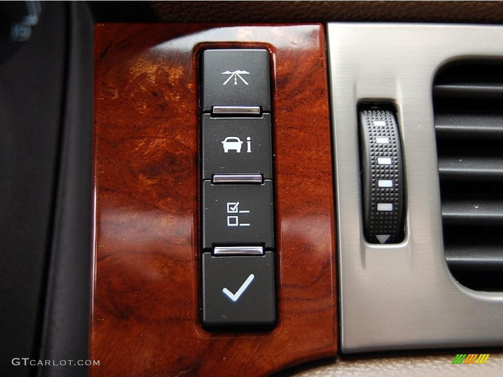 2011 GMC Yukon XL SLT 4x4 Controls Photo #47940417