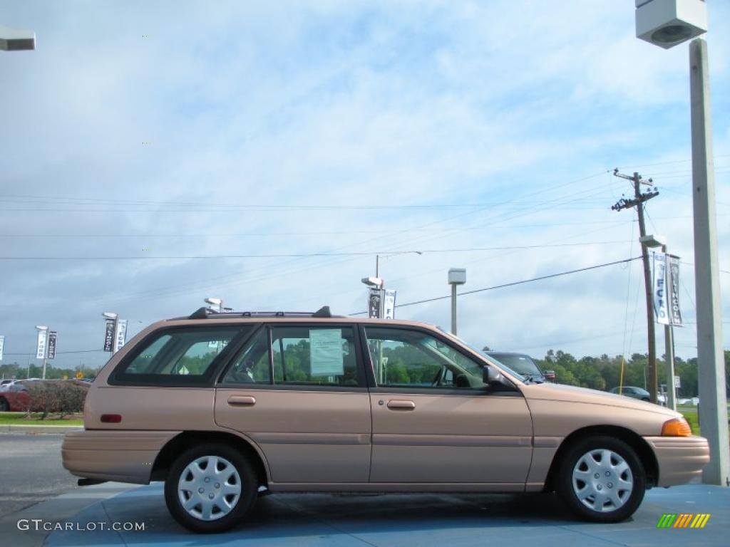 1994 Escort LX Wagon - Tucson Bronze Metallic / Tan photo #6