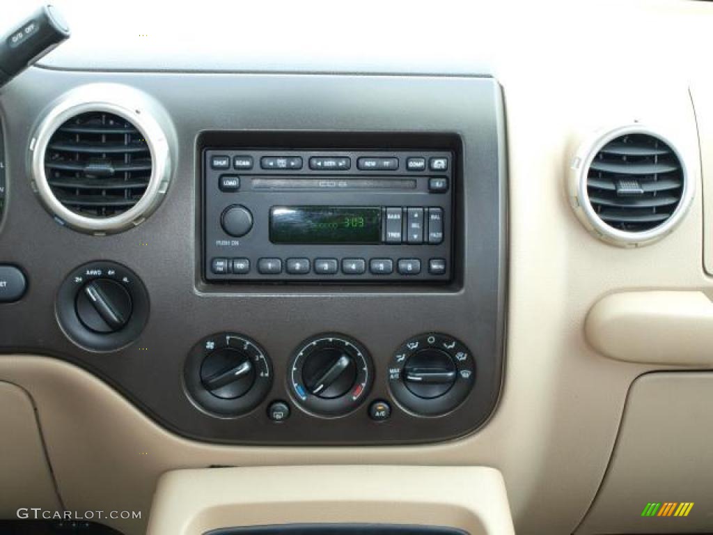 2004 Ford Expedition XLT 4x4 Controls Photo #47941920