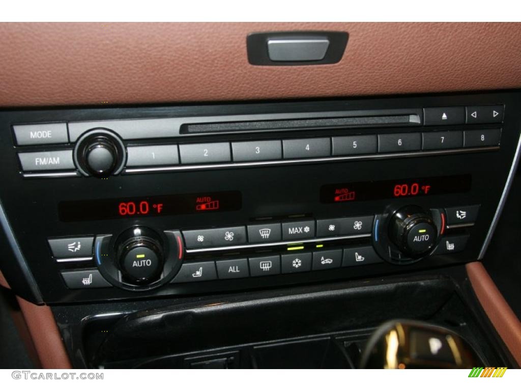 2011 BMW 5 Series 535i Gran Turismo Controls Photo #47943564