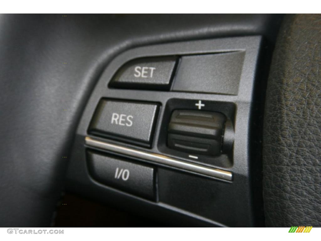 2011 BMW 5 Series 535i Gran Turismo Controls Photo #47943609