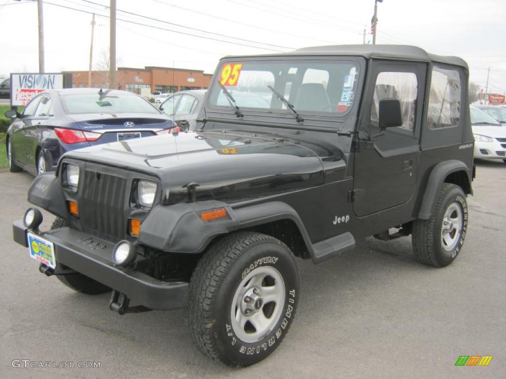 1995 Wrangler S 4x4 - Black / Gray photo #1