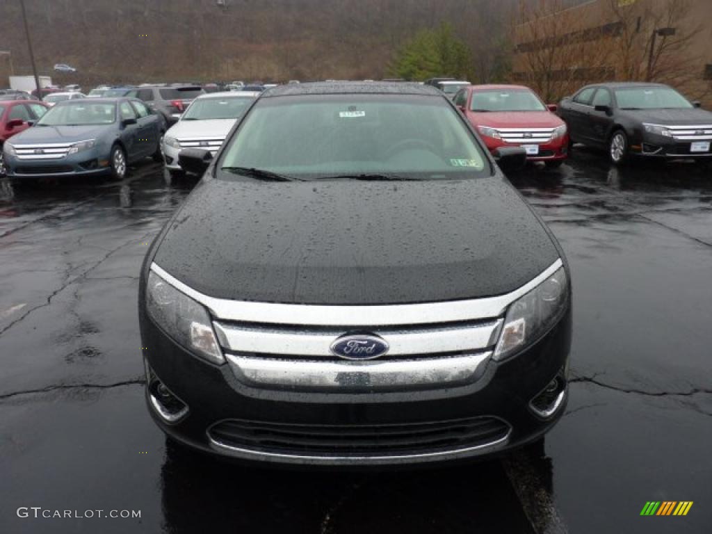 2011 Fusion SE - Tuxedo Black Metallic / Charcoal Black photo #6