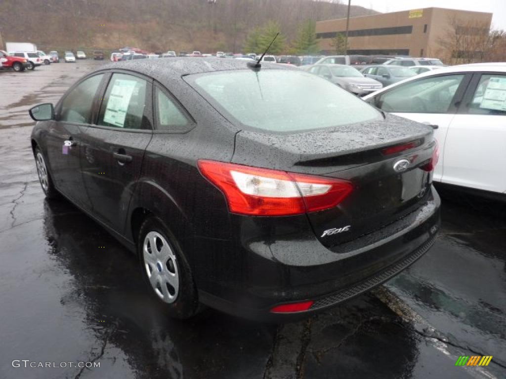 2012 Focus S Sedan - Tuxedo Black Metallic / Charcoal Black photo #4