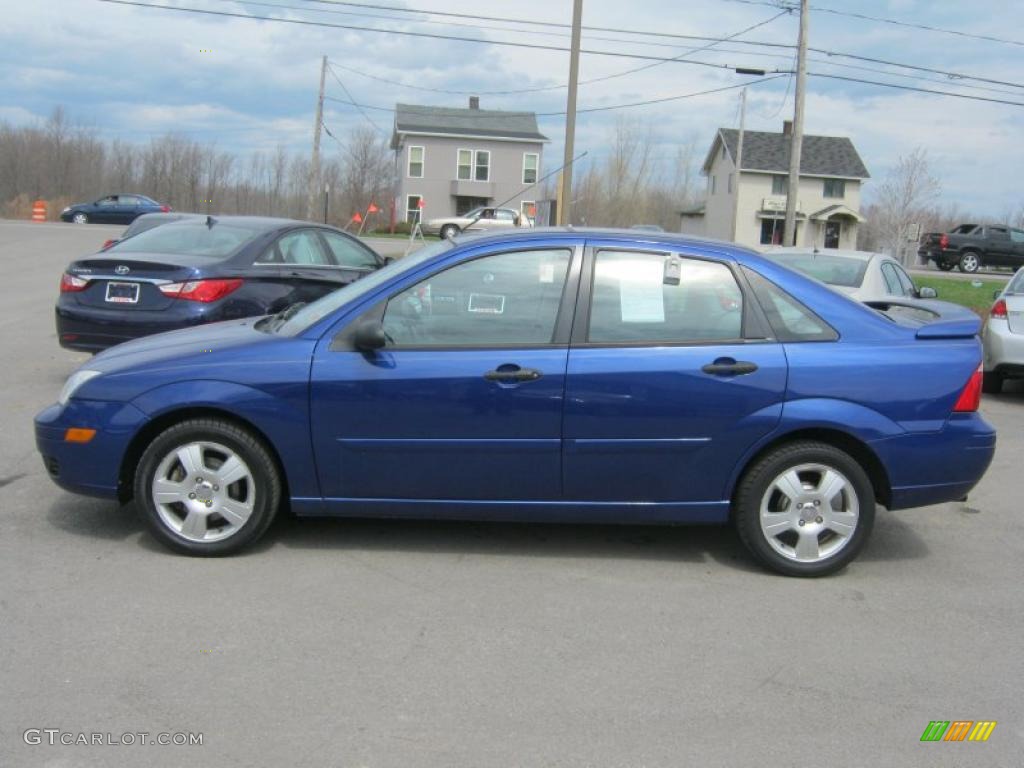 2005 Focus ZX4 SES Sedan - French Blue Metallic / Dark Flint/Light Flint photo #12