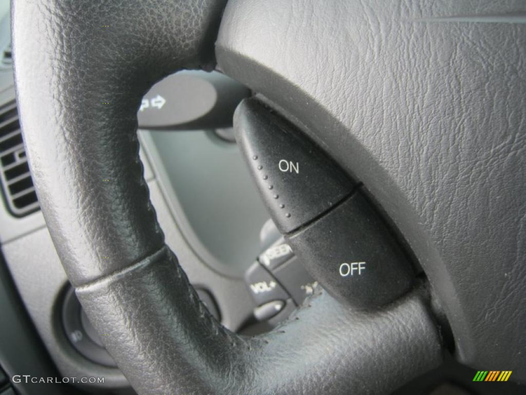 2005 Focus ZX4 SES Sedan - French Blue Metallic / Dark Flint/Light Flint photo #23