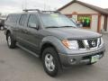 2008 Storm Grey Nissan Frontier LE Crew Cab 4x4  photo #17